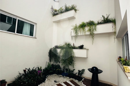 Sobrado à venda com 4 suítes em Vila Irmãos Arnoni, São Paulo, SP