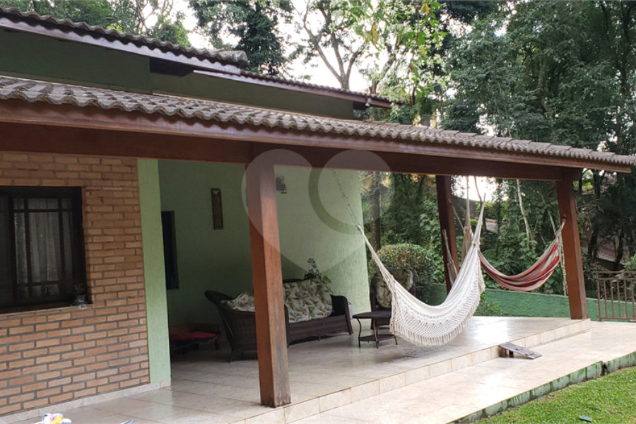 Casa à venda com 3 quartos, sendo 1 suíte, no condomínio Alpes da Cantareira, Mairiporã - SP