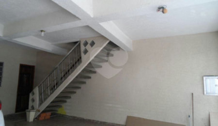 Sobrado à venda com 4 quartos, sendo 2 suítes,  em Santana, São Paulo, SP