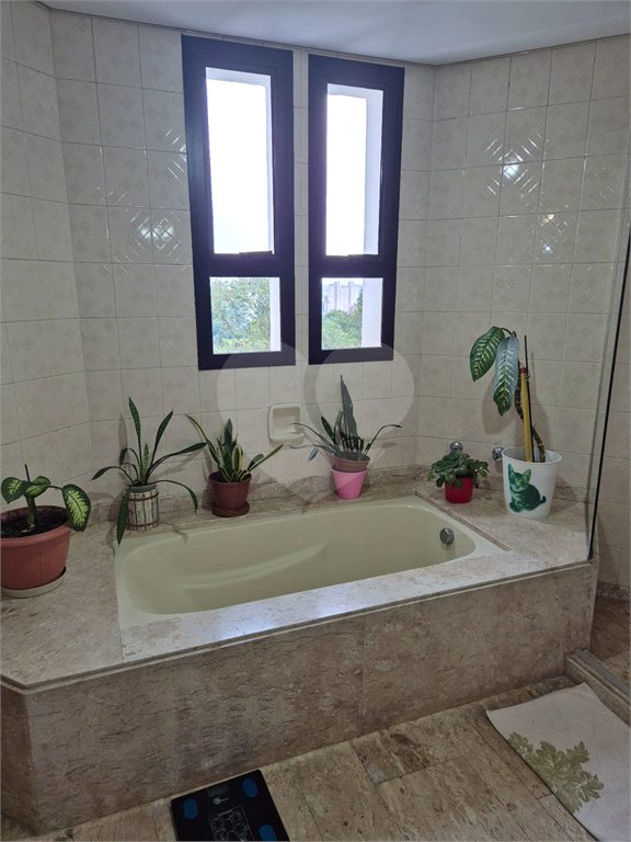 Apartamento à venda ou para alugar com 4 suítes em Alto da Boa Vista, São Paulo, SP