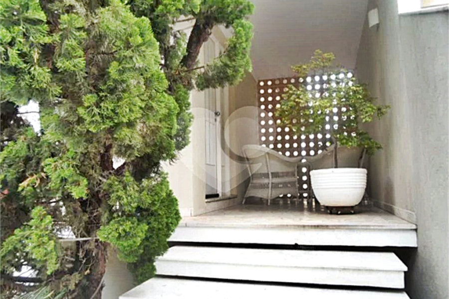 Casa à venda com 4 suítes no condomínio Chácara das Rosas, São Paulo - SP