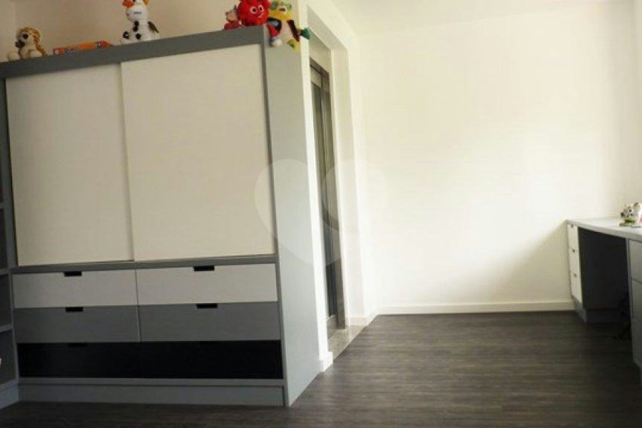 Sobrado à venda com 4 quartos, sendo 3 suítes, em Tremembé, São Paulo, SP