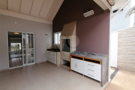 Casa para alugar com 3 quartos, sendo 1 suíte, no condomínio Recanto dos Paturis, Vinhedo - SP