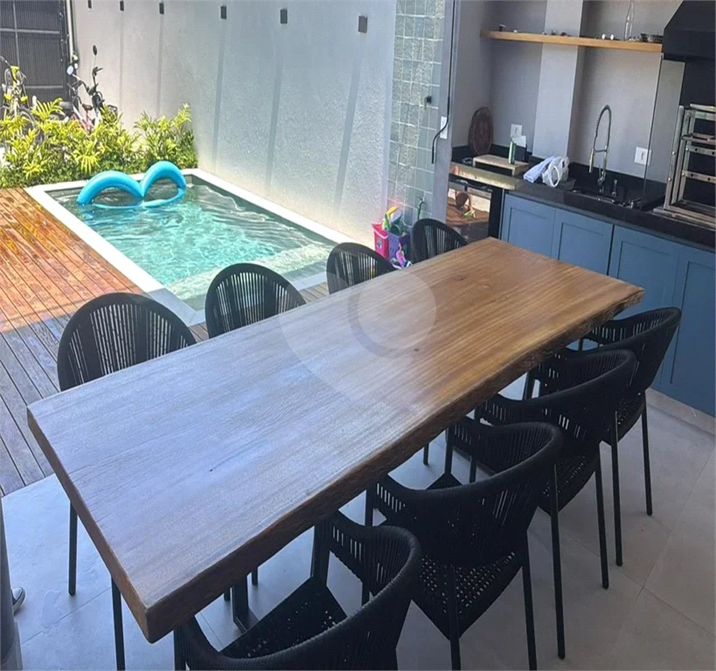 Sobrado à venda com 4 suítes em Juquehy, São Sebastião, SP