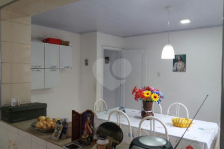 Casa à venda com 4 quartos, sendo 1 suíte,  em Jardim Helga, São Paulo, SP