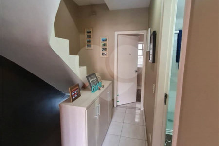 Casa à venda com 3 quartos, sendo 1 suíte, no condomínio Moradas do Ipê, São Paulo - SP