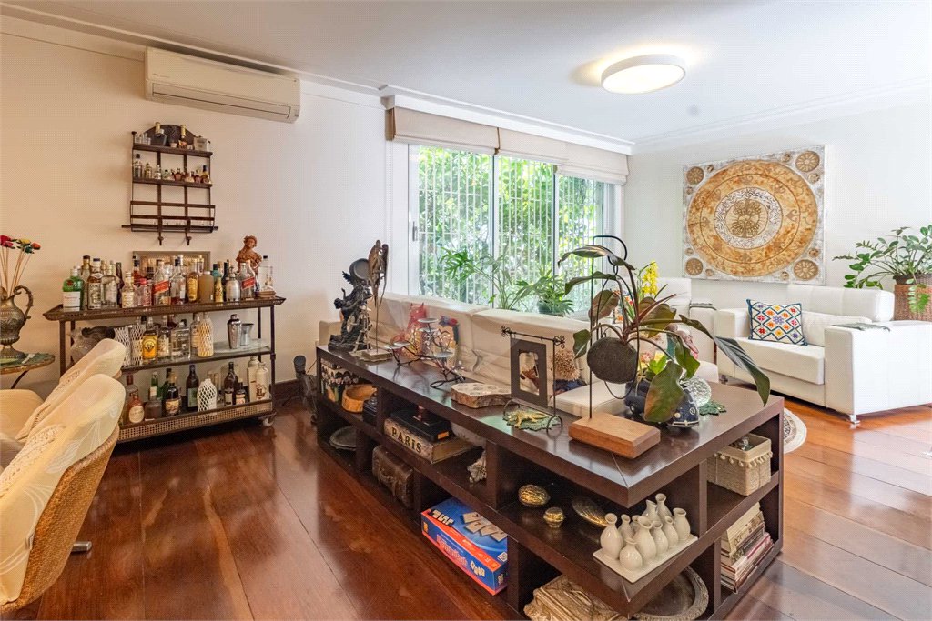 Casa à venda com 5 quartos, sendo 4 suítes, em Alto da Lapa, São Paulo, SP