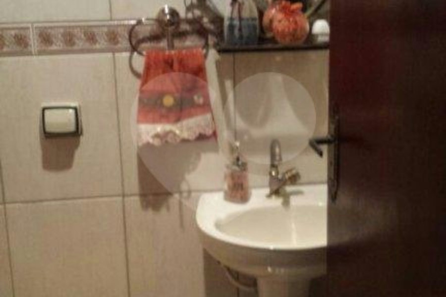 Casa à venda com 3 quartos, sendo 1 suíte, no condomínio Jardim das Pedras, São Paulo - SP
