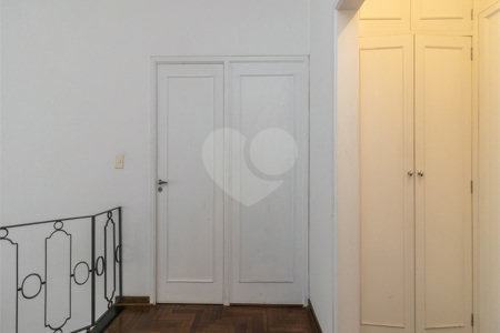 Casa à venda com 3 quartos, sendo 2 suítes, em Alto de Pinheiros, São Paulo, SP