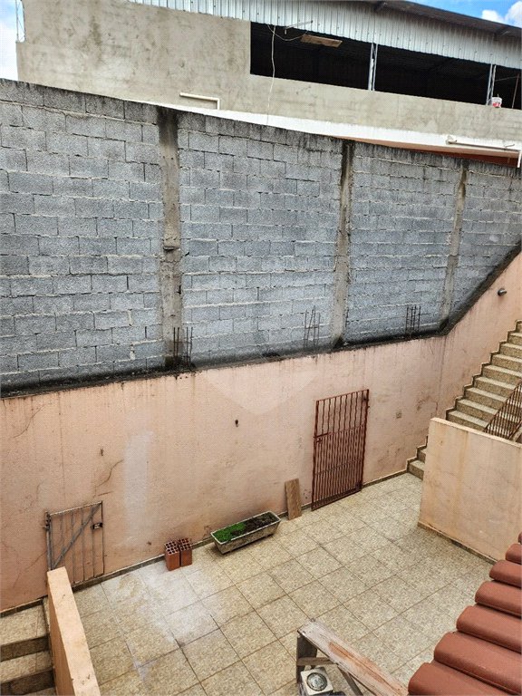 Sobrado à venda com 3 quartos no Brasilândia, São Paulo, SP