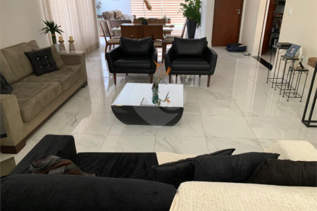 Casa à venda com 2 suítes em Condomínio Loteamento Quadra dos Príncipes, Atibaia, SP
