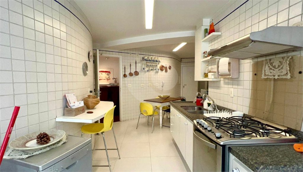 Apartamento à venda com 3 quartos, sendo 1 suíte, em Jardim Paulistano, São Paulo, SP