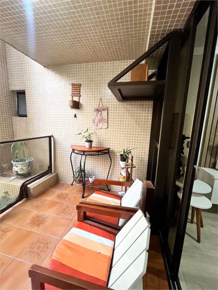 Apartamento com 2 Quartos e 2 Vagas à Venda em Pitangueiras – Guarujá/SP