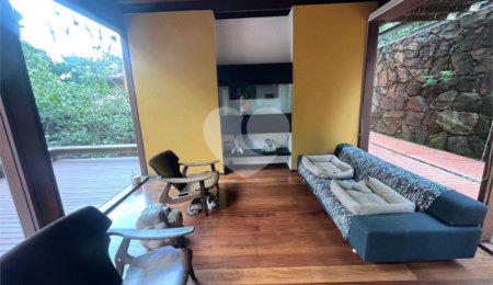 Casa à venda com 3 quartos, sendo 1 suíte,  no condomínio Jardim da Montanha I, Mairiporã - SP