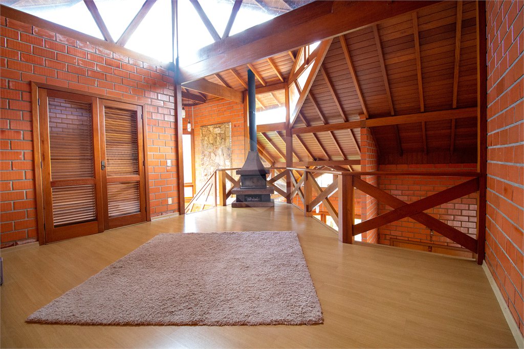 Chácara à venda com 4 quartos, sendo 2 suítes, em Jardim Oriental, Mairinque, SP