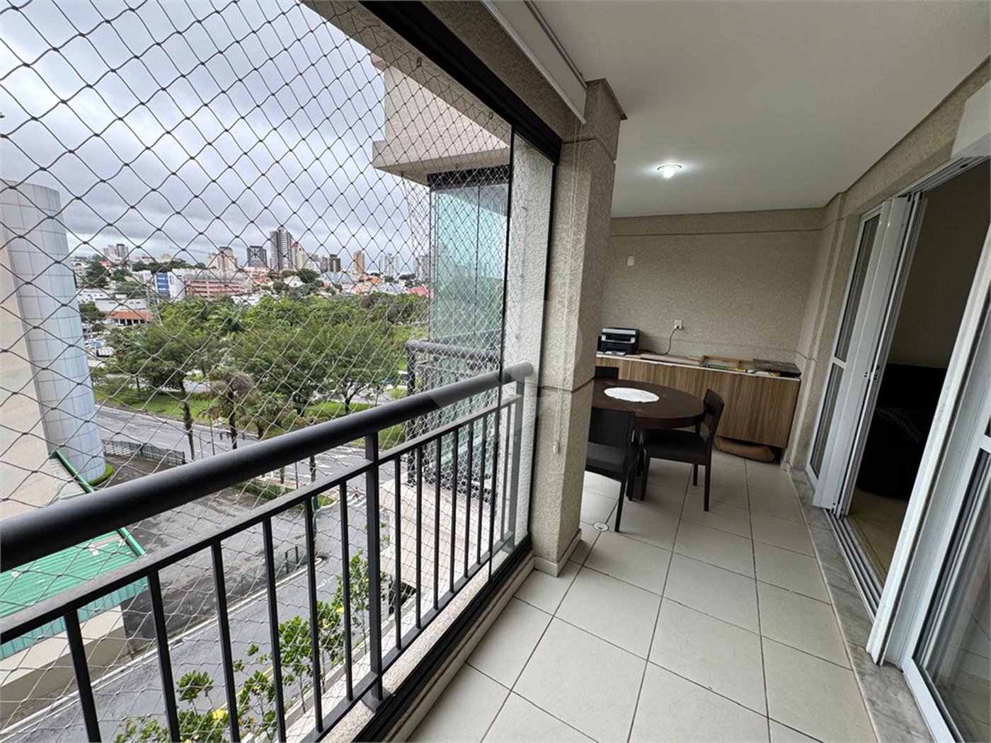 Apartamento à venda com 3 quartos, sendo 1 suíte, em Vila Gilda, Santo André, SP