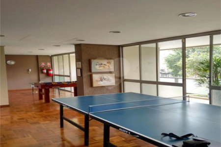 Apartamento à venda com 3 quartos, sendo 1 suíte, em Moema, São Paulo, SP