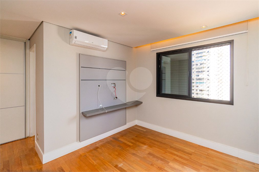 Apartamento à venda com 3 suítes em Granja Julieta, São Paulo, SP