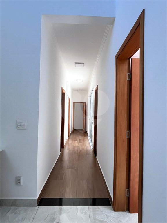 Casa à venda com 3 quartos, sendo 1 suíte, no condomínio Cond Laguna, Indaiatuba - SP