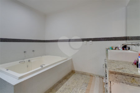 Casa à venda com 5 suítes em Jardim Marajoara, São Paulo, SP