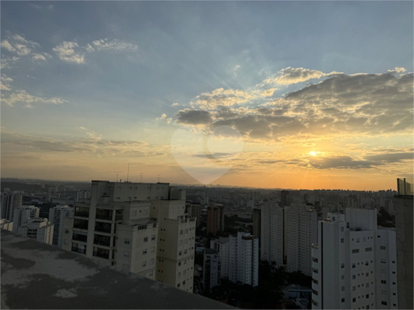 Cobertura à venda ou para alugar com 5 quartos, sendo 4 suítes, em Santo Amaro, São Paulo, SP