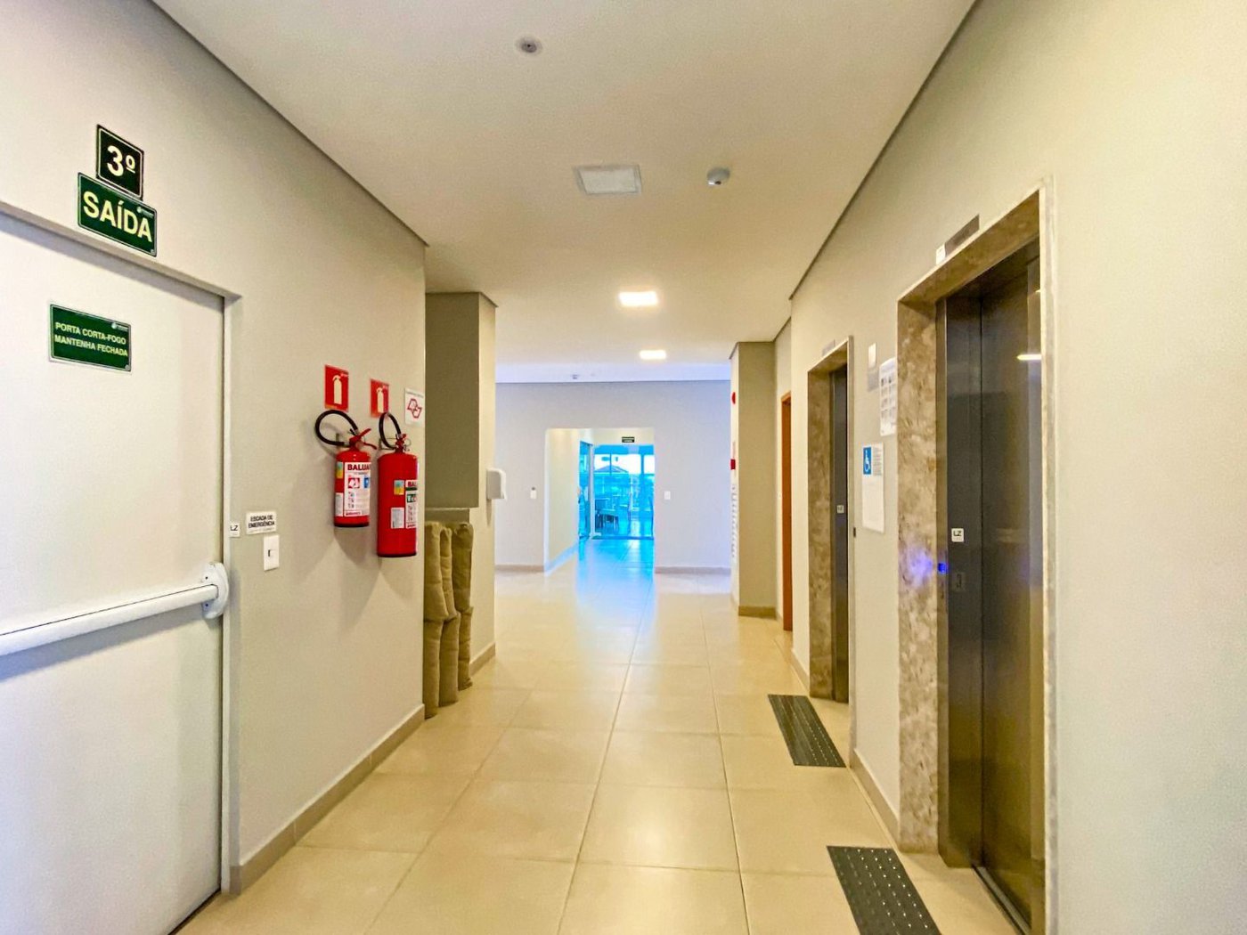 Apartamento com 2 dormitórios para alugar, 76 m² por R$ 7.000,00/mês - Gonzaga - Santos/SP