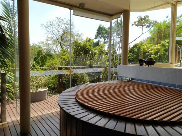 Casa à venda com 4 suítes no condomínio Parque Imperial, Mairiporã - SP