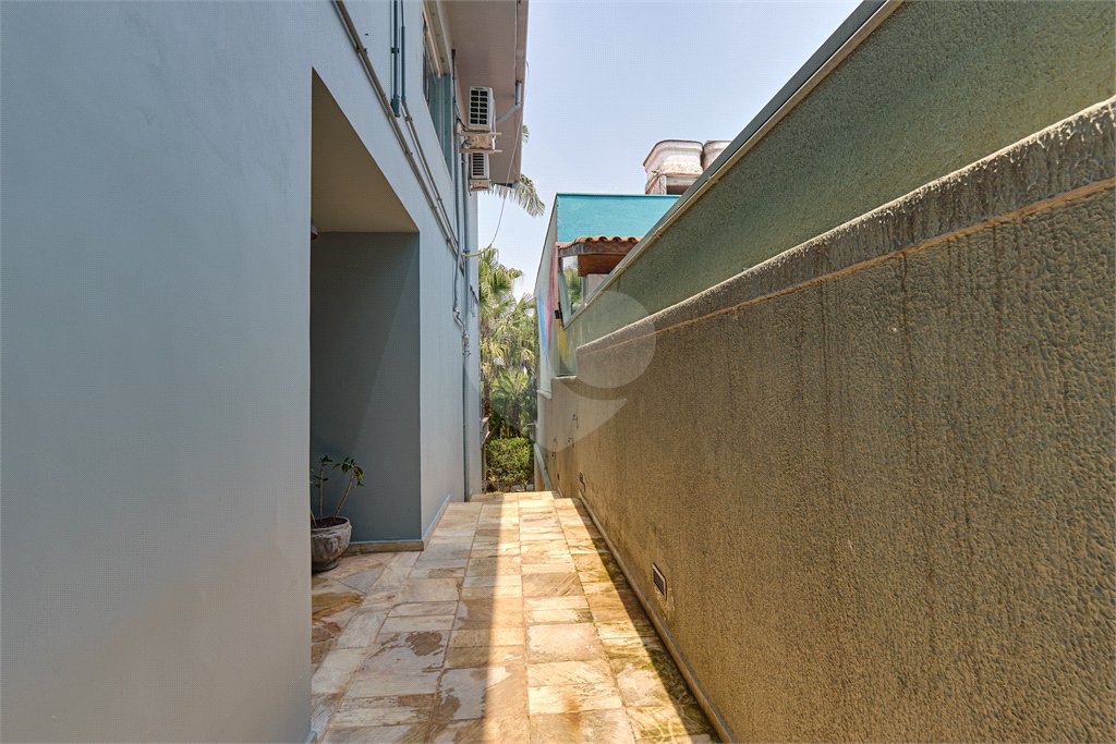 Sobrado à venda com 4 quartos, sendo 2 suítes, em Brooklin Velho, São Paulo, SP