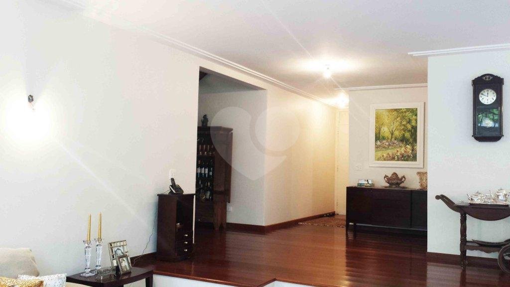 Sobrado à venda com 4 quartos, sendo 2 suítes, em Jardim Marajoara, São Paulo, SP