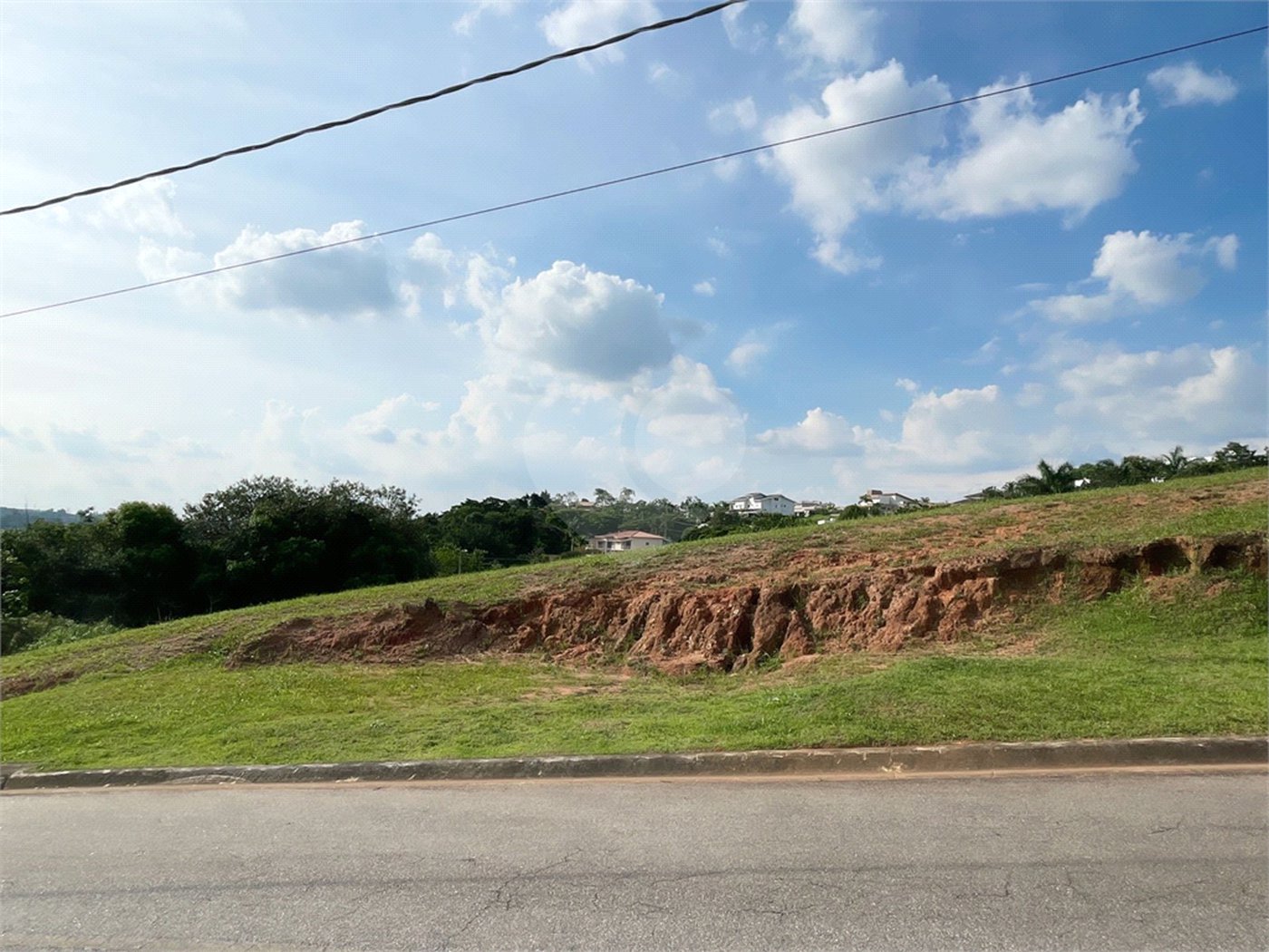 Terreno a venda no condomínio Reserva Santa Isabel Louveira