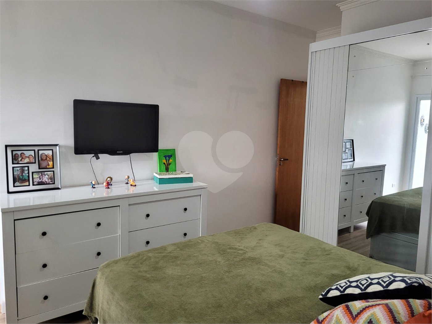 Sobrado à venda com 3 quartos, sendo 1 suíte,  em Vila Marari, São Paulo, SP