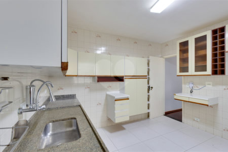 Sobrado à venda com 4 quartos, sendo 1 suíte, em Jardim Prudência, São Paulo, SP