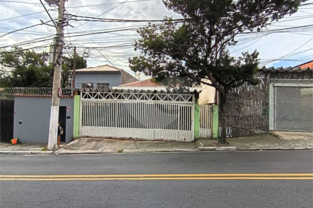 Casa Térrea à venda com 5 quartos, sendo 1 suíte, em Chora Menino, São Paulo, SP