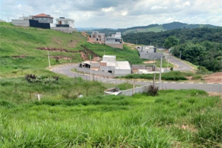Terreno à venda no Centro, Bom Jesus dos Perdões, SP