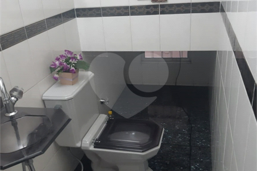 Sobrado à venda com 5 quartos, sendo 3 suítes, em Horto, São Paulo, SP