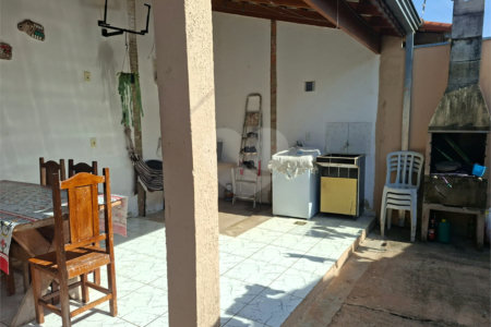 Casa à venda com 3 quartos em Cambuí, Itapetininga, SP