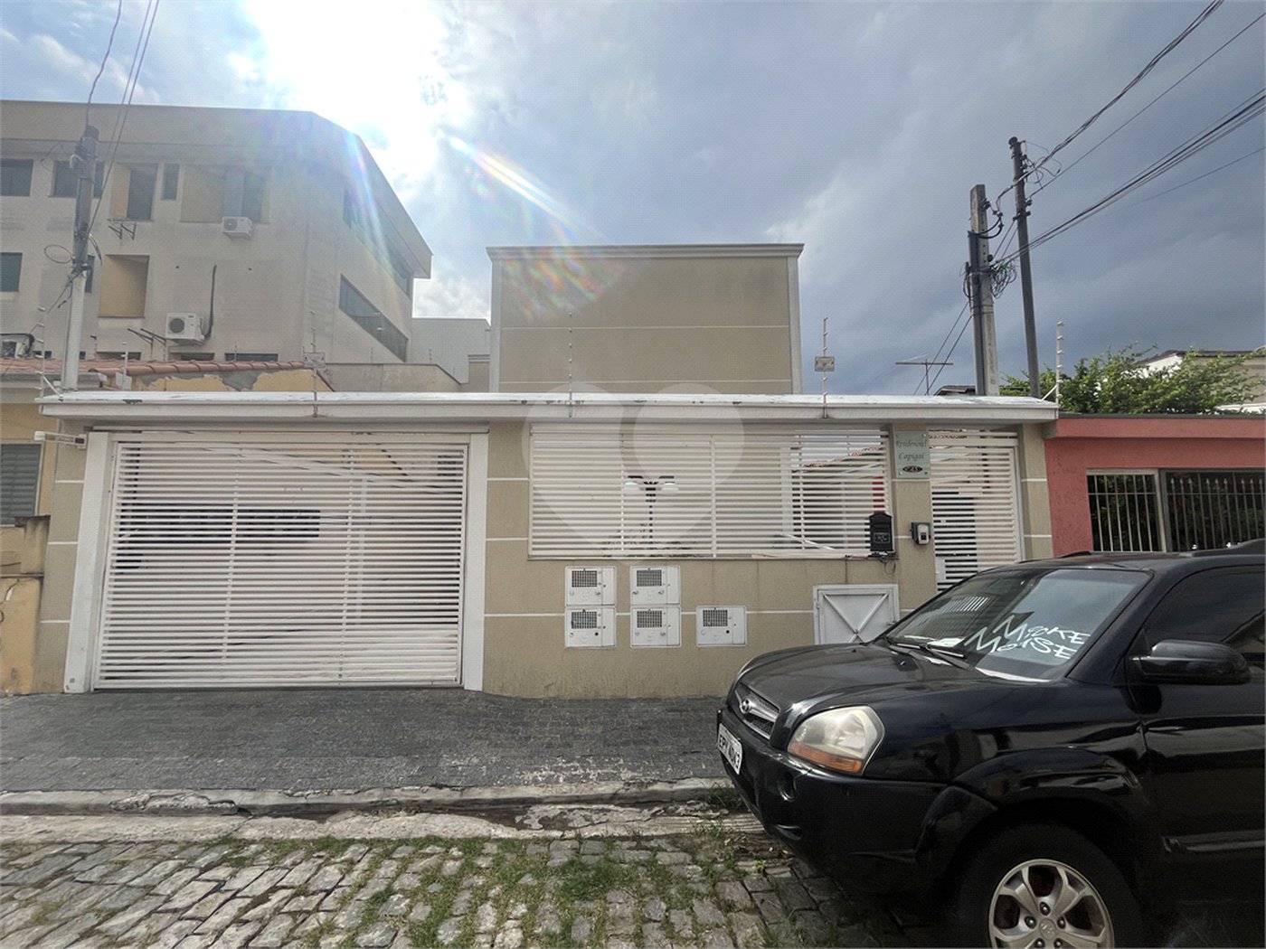 Casa à venda com 3 quartos, sendo 1 suíte,  no condomínio Capigaí, São Paulo - SP