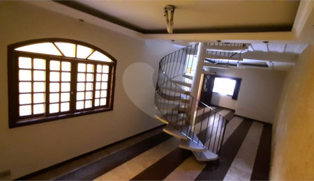 Sobrado à venda ou para alugar com 3 quartos, sendo 1 suíte,  em Jardim Bom Clima, Guarulhos, SP
