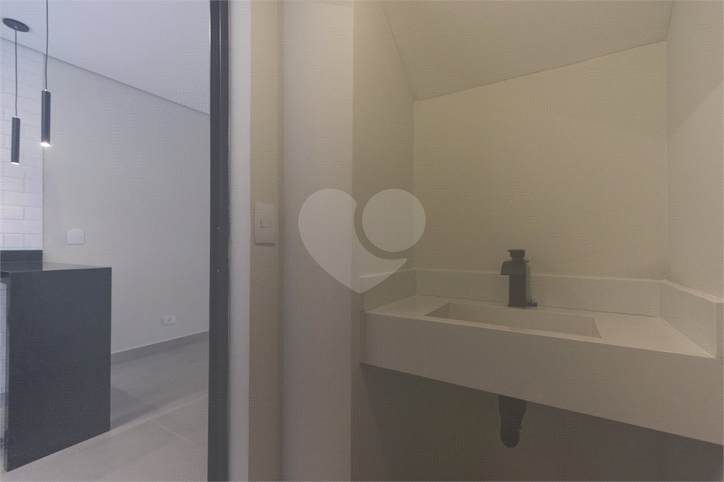 Sobrado à venda com 3 quartos, sendo 1 suíte, em Vila Gumercindo, São Paulo, SP