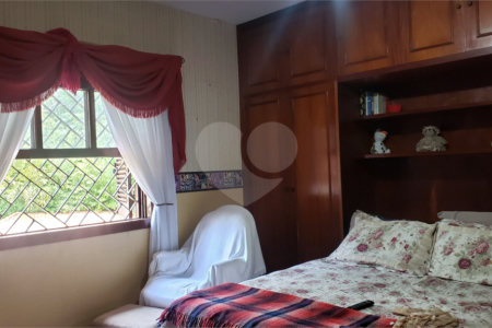 Sobrado à venda com 4 quartos, sendo 2 suítes, em Jardim Marajoara, São Paulo, SP