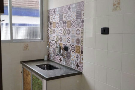 Sala Living à Venda no Centro de São Vicente | A 1 Quadra da Praia do Gonzaguinha
