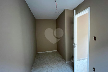 Casa à venda com 4 quartos, sendo 2 suítes, no condomínio Pedra Mar, Rio de Janeiro - RJ