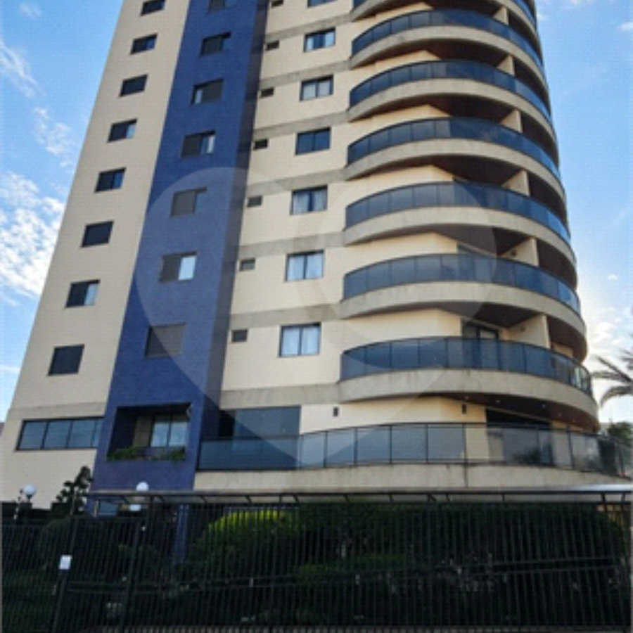 Apartamento à venda com 3 suítes em Sítio São José, Suzano, SP