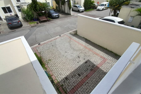 Casa à venda com 3 quartos, sendo 1 suíte, no condomínio Residencial Jardins, São Bernardo do Campo - SP