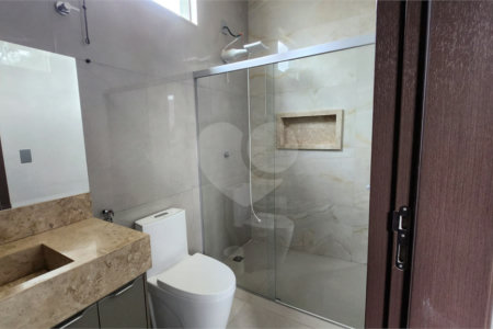 Sobrado à venda com 4 quartos, sendo 2 suítes, em Jardim Botânico, Araraquara, SP