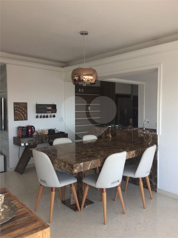 Apartamento à venda com 3 suítes em Vila Suzana, São Paulo, SP