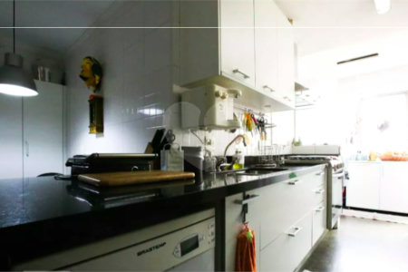 Apartamento à venda com 3 quartos, sendo 1 suíte, em Itaim Bibi, São Paulo, SP