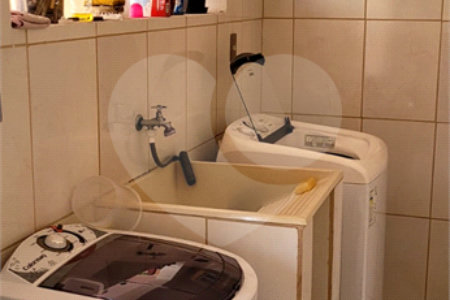Casa à venda com 3 quartos, sendo 1 suíte,  no Centro, Guararema, SP