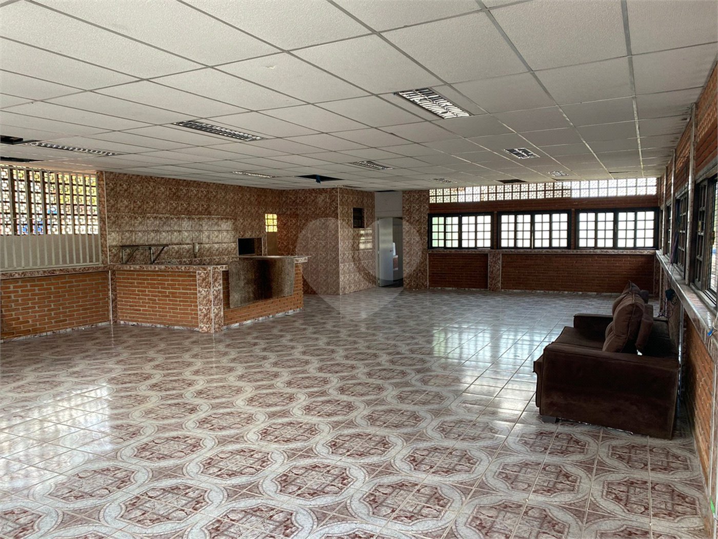 Casa à venda com 3 suítes em Vila Oceania, Poá, SP