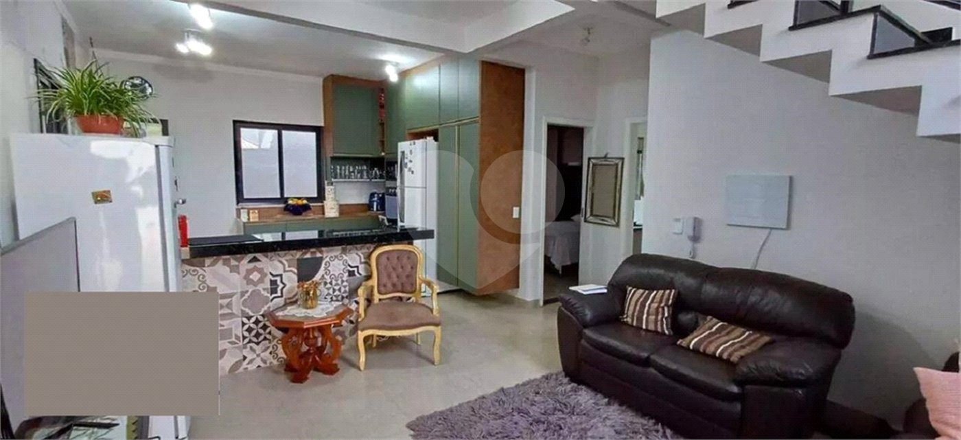 Casa à venda com 3 quartos, sendo 2 suítes, no condomínio Residencial Marchant Buarque, Atibaia - SP